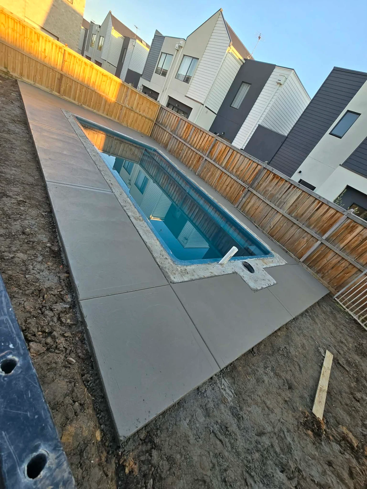 Concrete Pool Surrounds